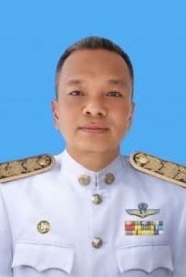 นายสุพจน์ แสงฉาย - ปลัดเทศบาลตำบลสันกำแพง ปฏิบัติหน้าที่ นายกเทศมนตรีตำบลสันกำแพง<br>โทร. 053-331904 ต่อ 210